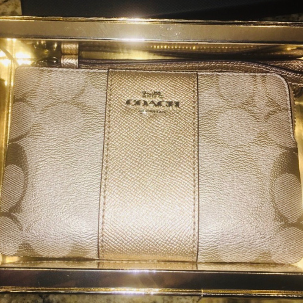 COACH Wallet Metallic Signature Corner Zip NEW
